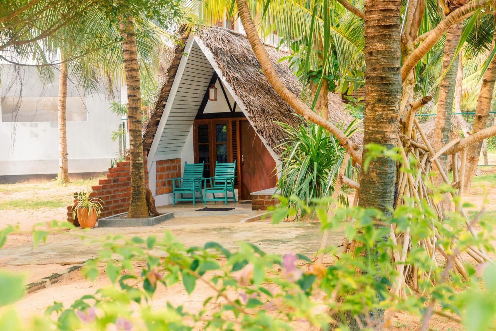 Harmony Beach Resort Тангалла Экстерьер фото