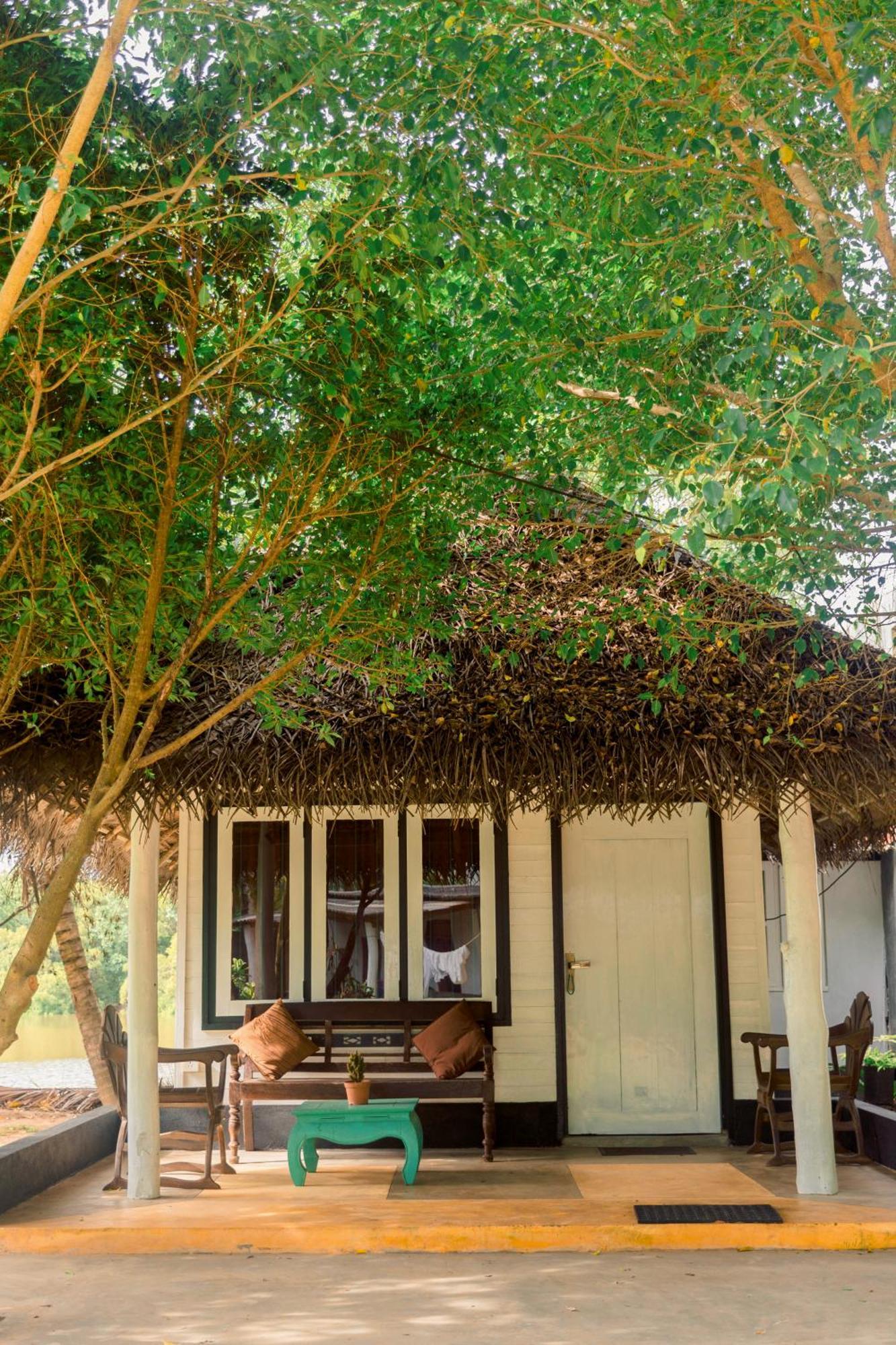 Harmony Beach Resort Тангалла Экстерьер фото