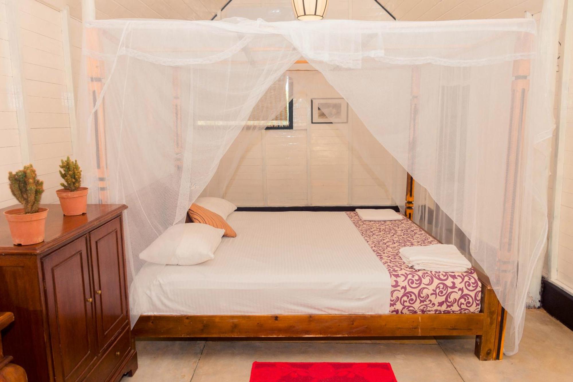 Harmony Beach Resort Тангалла Экстерьер фото