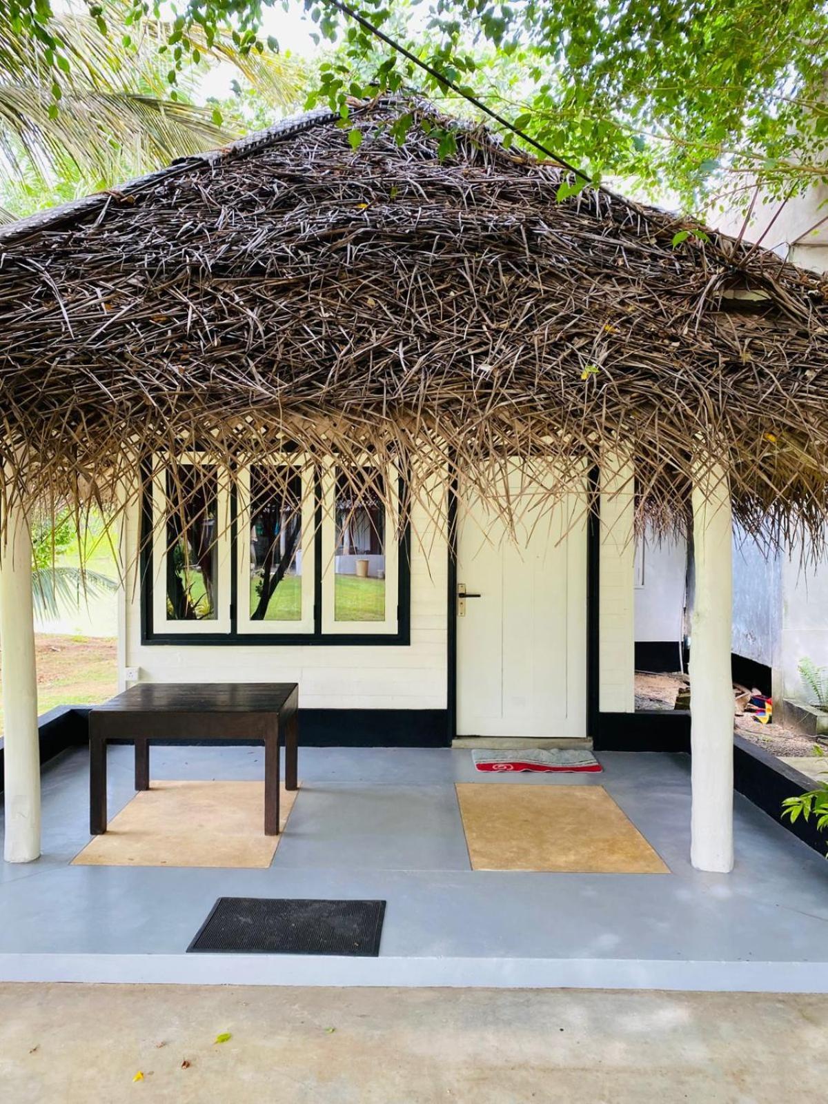 Harmony Beach Resort Тангалла Экстерьер фото