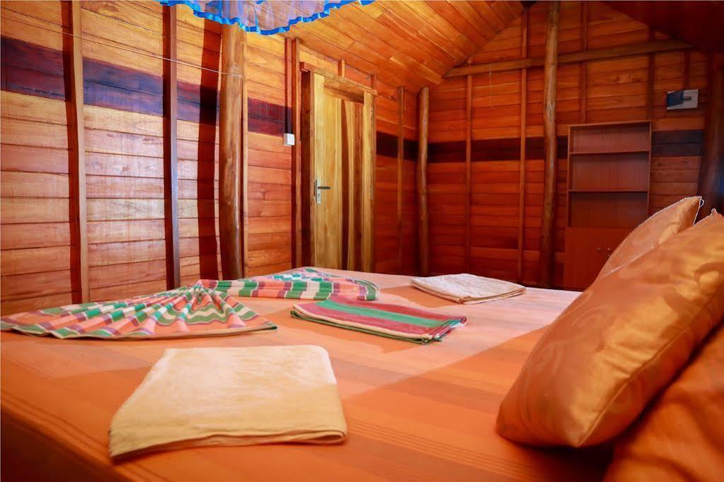 Harmony Beach Resort Тангалла Экстерьер фото